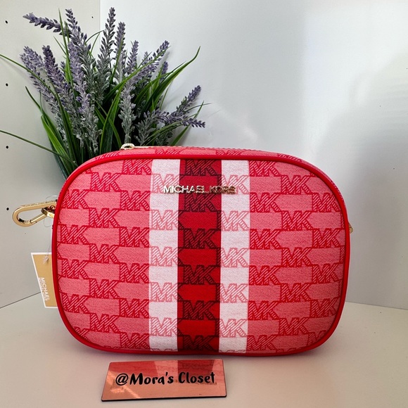 Michael Kors Jet Set Travel MD
Oval Camera Crossbody Bag - Picture 8 of 9